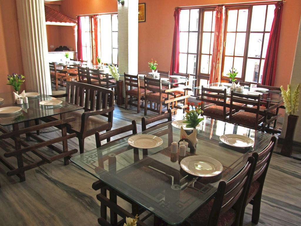 Hotel Alpine Crest Ґанґток Екстер'єр фото